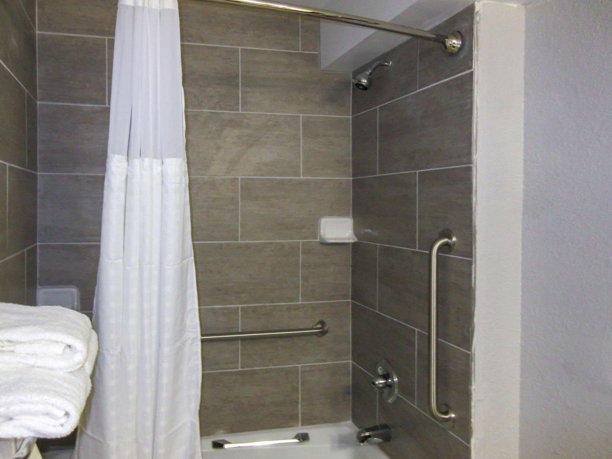 Quality Inn & Suites Hammond Near I-8090 Экстерьер фото